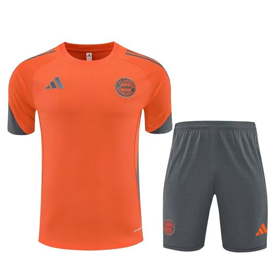 Ensemble T-Shirt et Short Bayern 2025/26